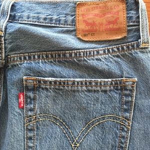 Levi’s 501 distressed jeans size 26x32